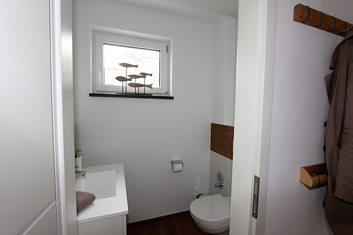Guest WC on the ground floor